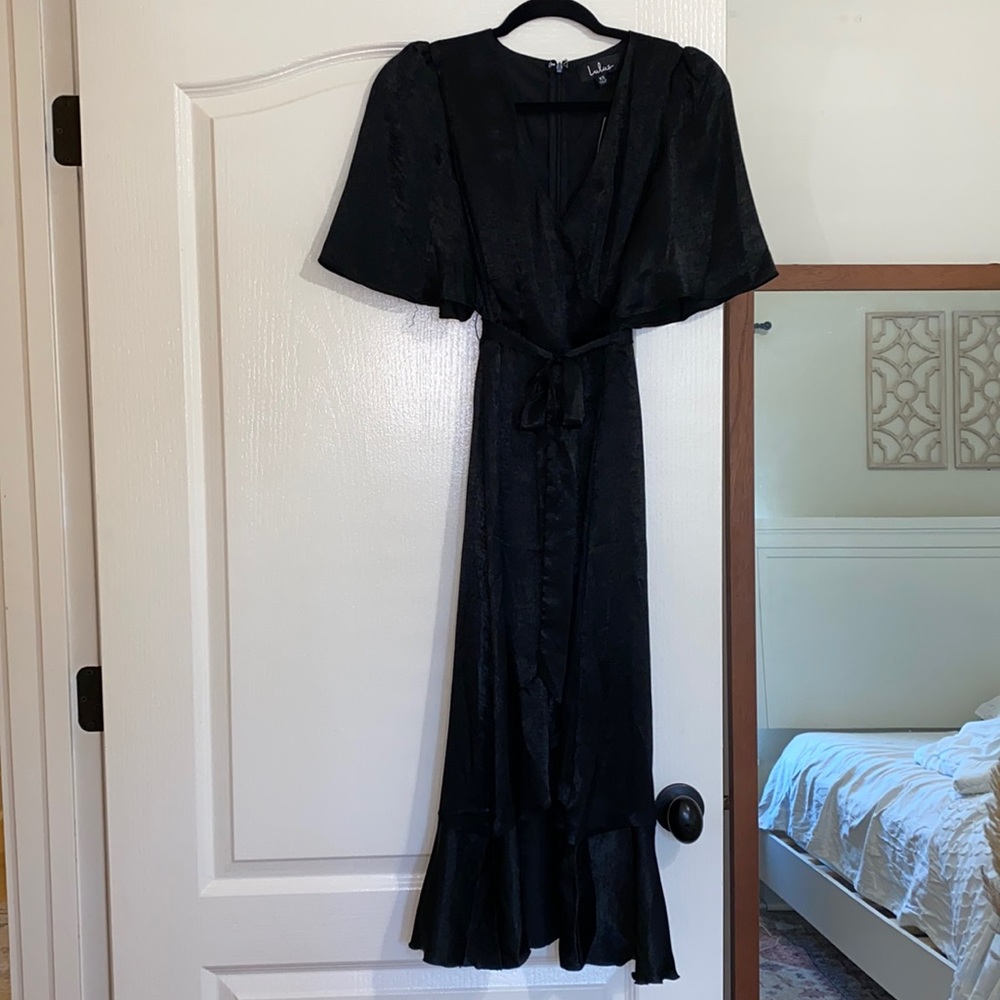Lulu's Black Midi Dress